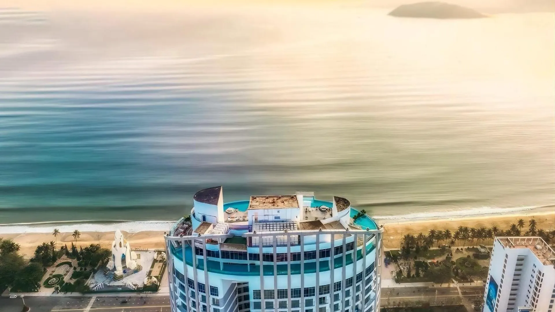 Panorama Beachfront Nha Trang Condotel